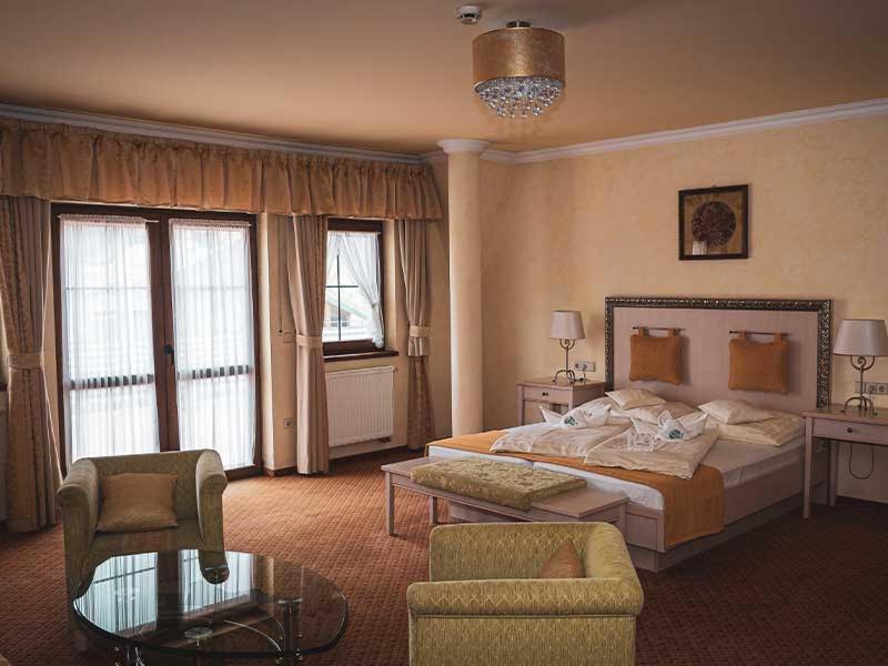 Hetkuti Wellness Hotel Mór エクステリア 写真